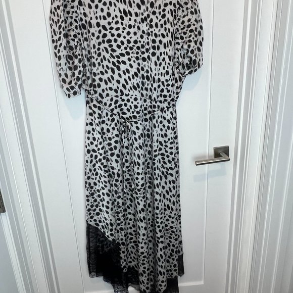 Lost Ink Leopard Print Midi Dress with Lace Trim Size 1X - Picture 4 of 7